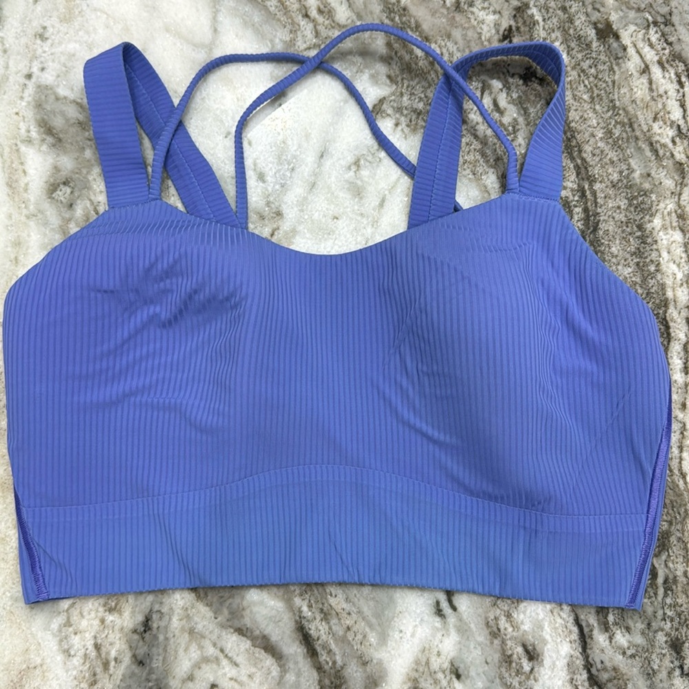Lululemon sports bra size 8